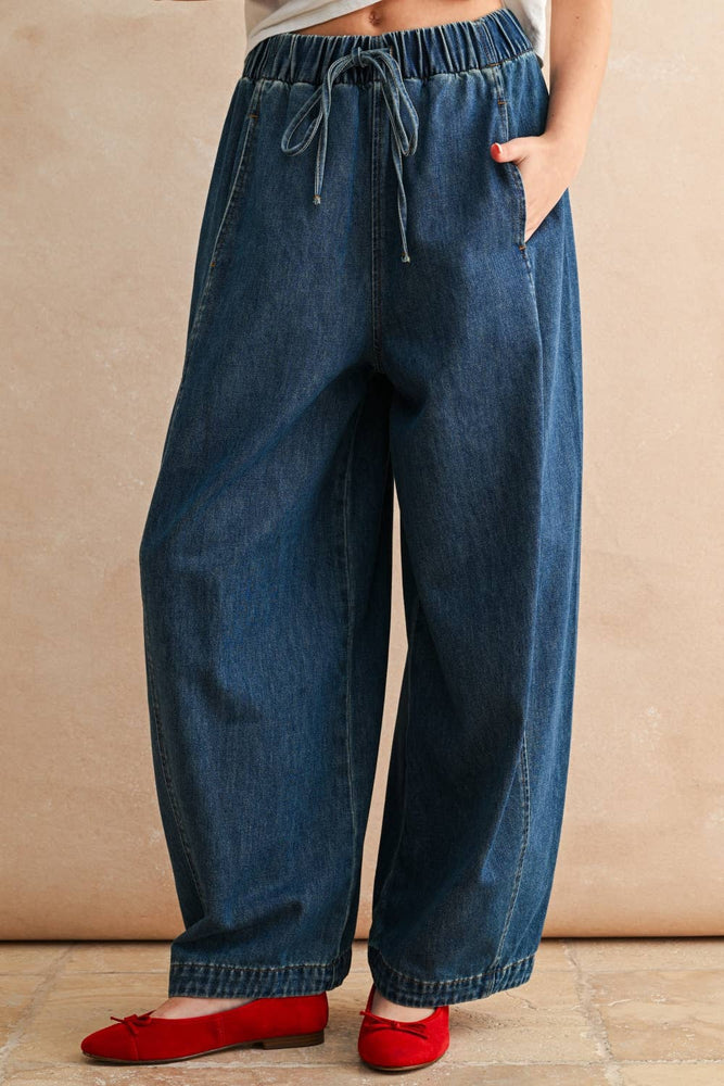 Loose Barrel Elastic Band Denim Pants