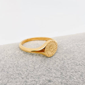 Moon Sun Stars Goddess Ring: Star Moon / 6