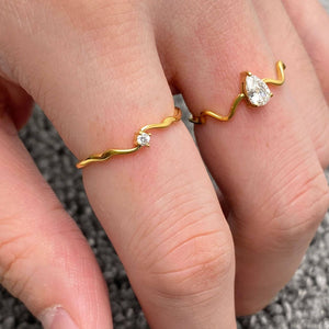 Inlaid Zircon 18K Gold Plated Stainless Steel Wavy Ring