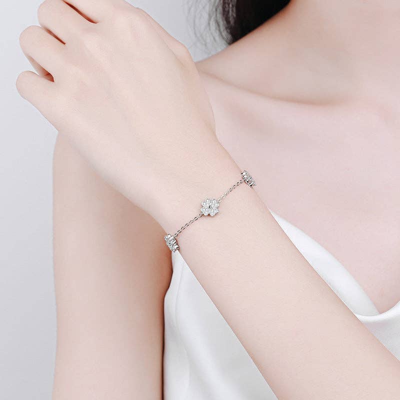 PeriFour Leaf Clover Moissanite Bracelet