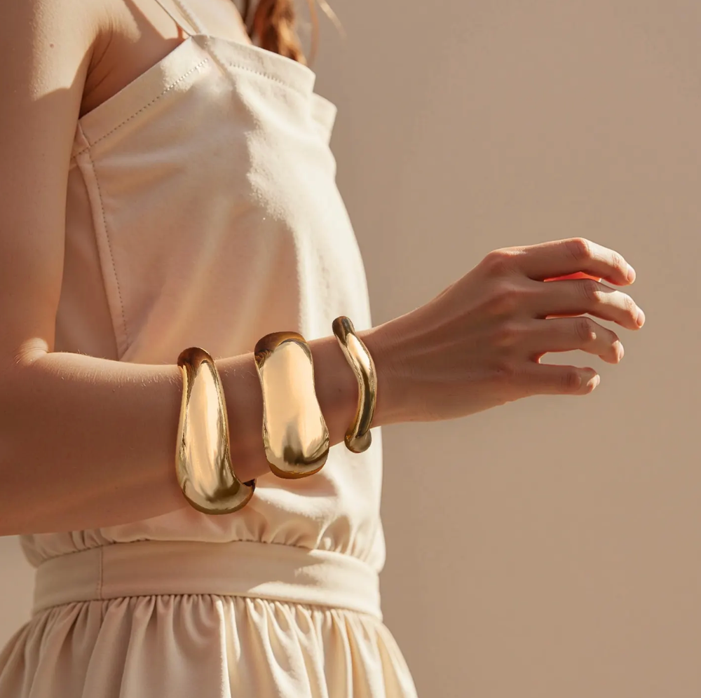 HoopLa - Editorial Hinge Bracelets 14K Gold PVD- Recycled : Yellow Gold / Breeze