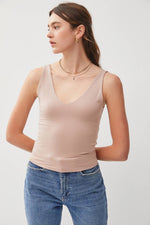 BASIC V-NECKTANK : Taupe