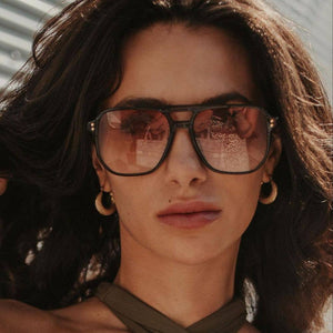 Skye Sunglasses: Black/Rose