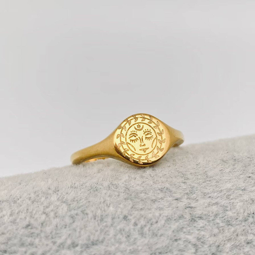Moon Sun Stars Goddess Ring: Star Moon / 6