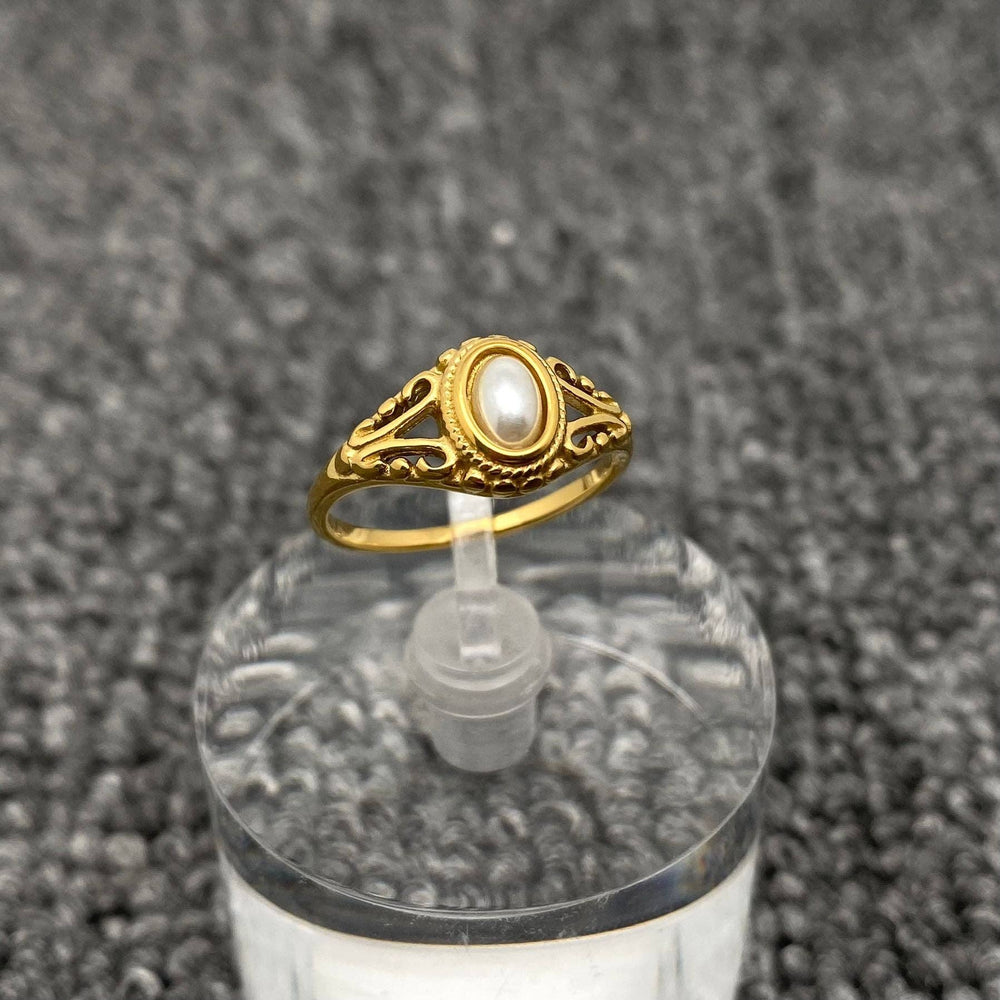 Inlaid Pearl Vintage 18K Gold Plated Ring